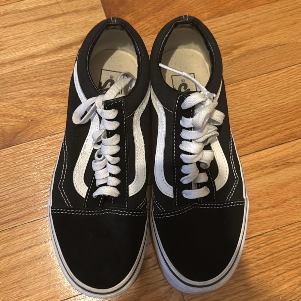 Vans - Picture 2 of 4